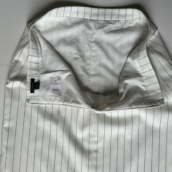 Ann Taylor white pinstripe front slit pencil skirt women’s 8 - Picture 8 of 10